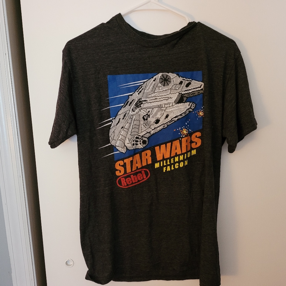 Gently Used Men's M Star Wars Millennium Falcon Te